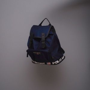 90’s Polo Sport bag
Blue w/ black hardware